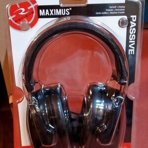 Radians Maximus Hearing Protection, 38dB, Passive Black Earmuff w/Foam Earplugs